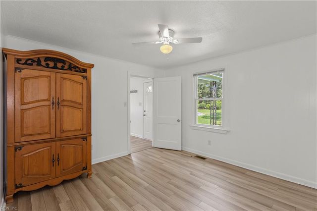 17253 Riddick Rd, Smithfield, VA 23430