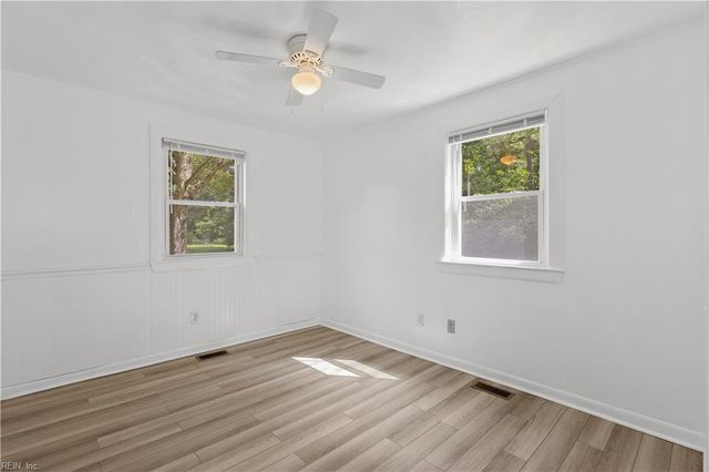 17253 Riddick Rd, Smithfield, VA 23430