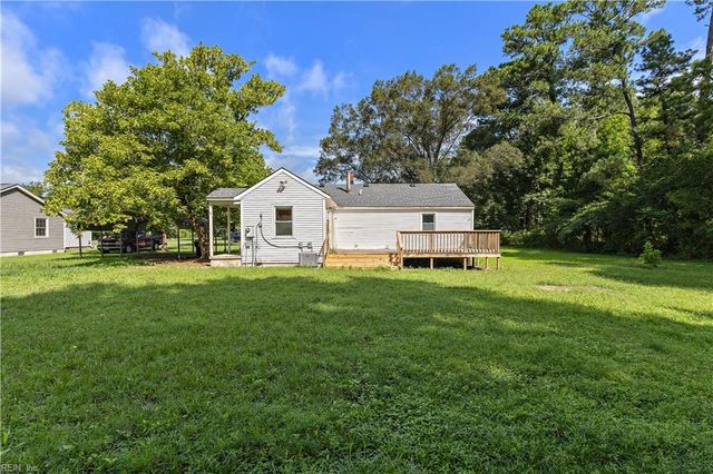 17253 Riddick Rd, Smithfield, VA 23430