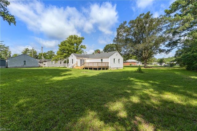 17253 Riddick Rd, Smithfield, VA 23430