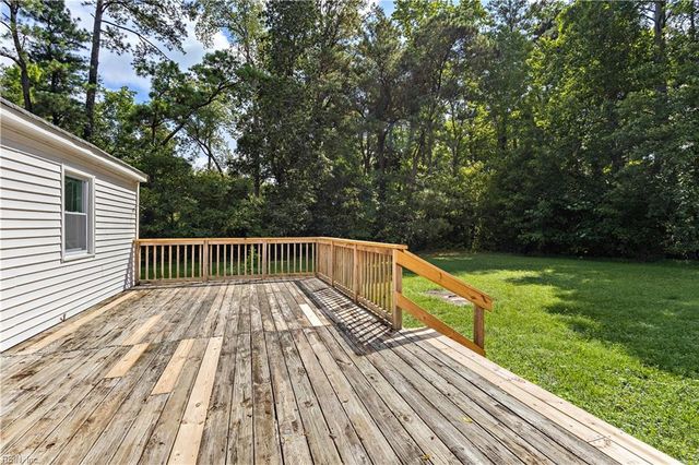 17253 Riddick Rd, Smithfield, VA 23430