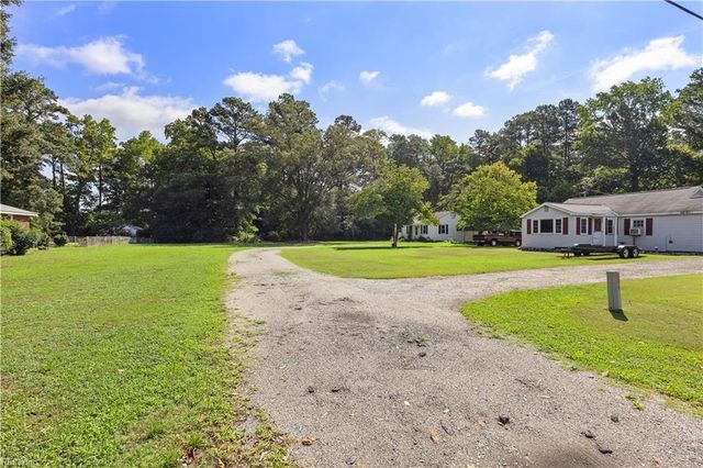 17253 Riddick Rd, Smithfield, VA 23430