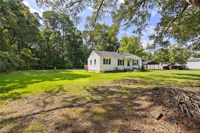 17253 Riddick Rd, Smithfield, VA 23430