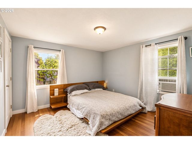 4420 Ne SUMNER St, Portland, OR 97218