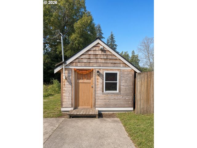 4420 Ne SUMNER St, Portland, OR 97218