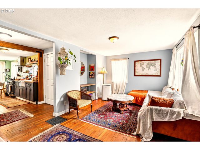 4420 Ne SUMNER St, Portland, OR 97218