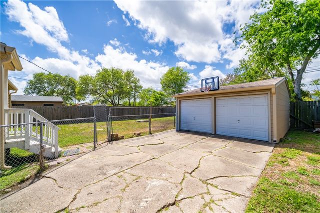 3651 Lawnview St, Corpus Christi, TX 78411