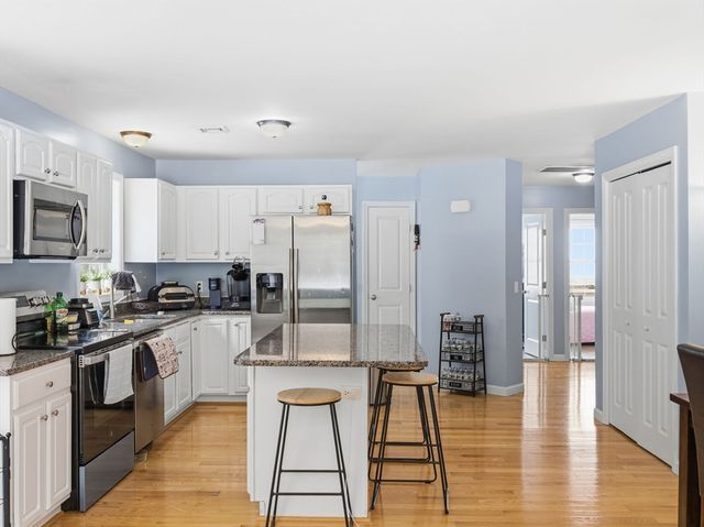 114 Richard Rd 8, Leominster, MA 01453