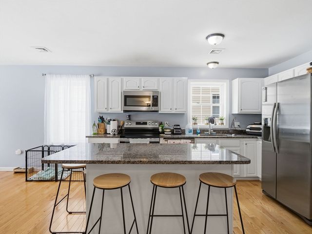 114 Richard Rd 8, Leominster, MA 01453