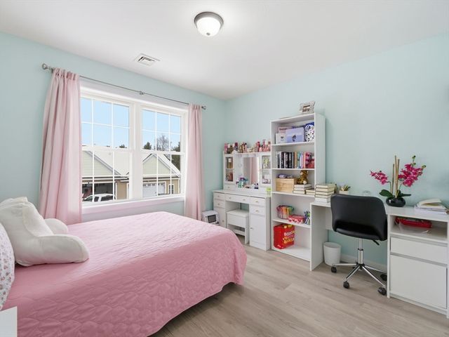 114 Richard Rd 8, Leominster, MA 01453