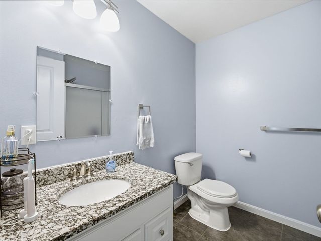 114 Richard Rd 8, Leominster, MA 01453