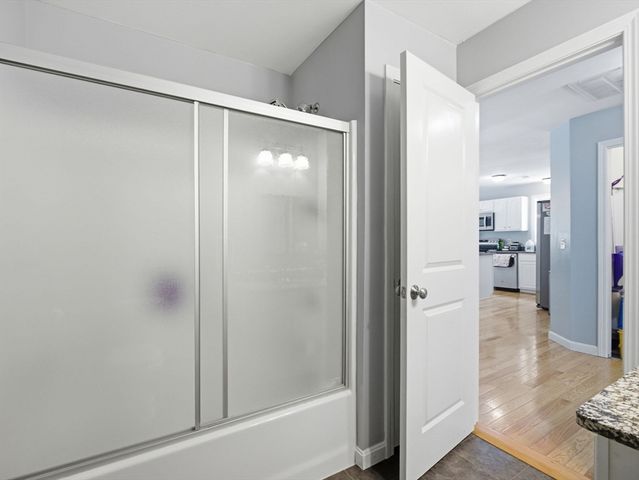 114 Richard Rd 8, Leominster, MA 01453