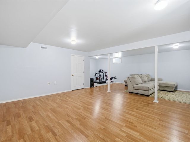 114 Richard Rd 8, Leominster, MA 01453