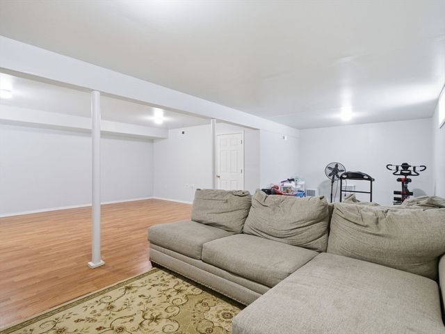 114 Richard Rd 8, Leominster, MA 01453