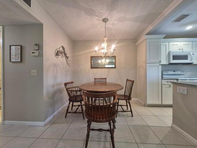 910 South Drive A, Delray Beach, FL 33445