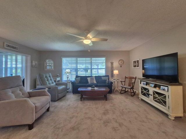 910 South Drive A, Delray Beach, FL 33445