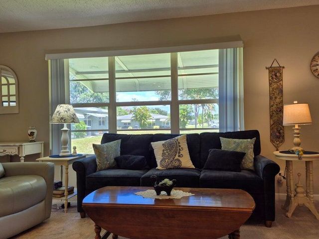 910 South Drive A, Delray Beach, FL 33445