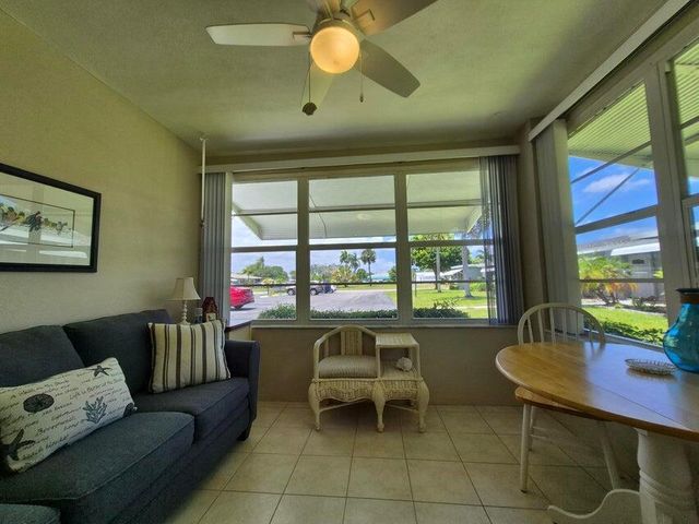 910 South Drive A, Delray Beach, FL 33445