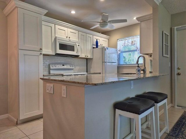 910 South Drive A, Delray Beach, FL 33445