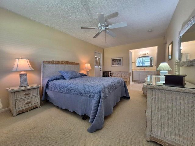910 South Drive A, Delray Beach, FL 33445