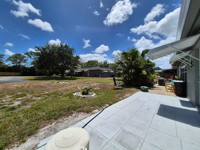 910 South Drive A, Delray Beach, FL 33445