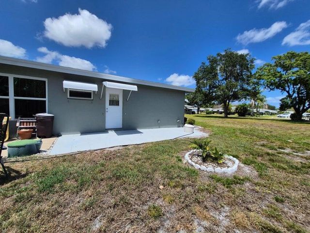 910 South Drive A, Delray Beach, FL 33445