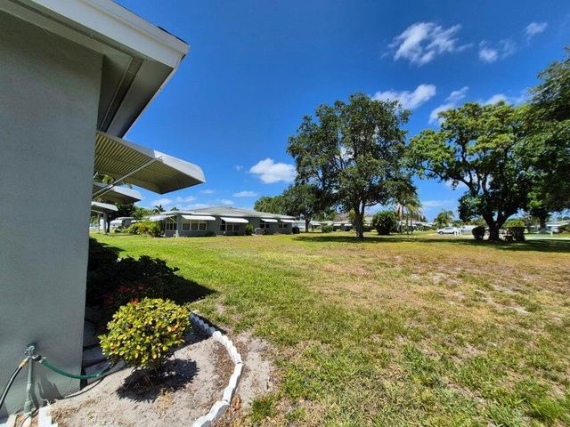 910 South Drive A, Delray Beach, FL 33445