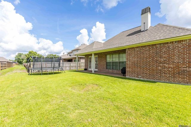 14524 Oak Path Dr, Prairieville, LA 70769