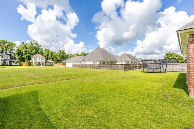 14524 Oak Path Dr, Prairieville, LA 70769