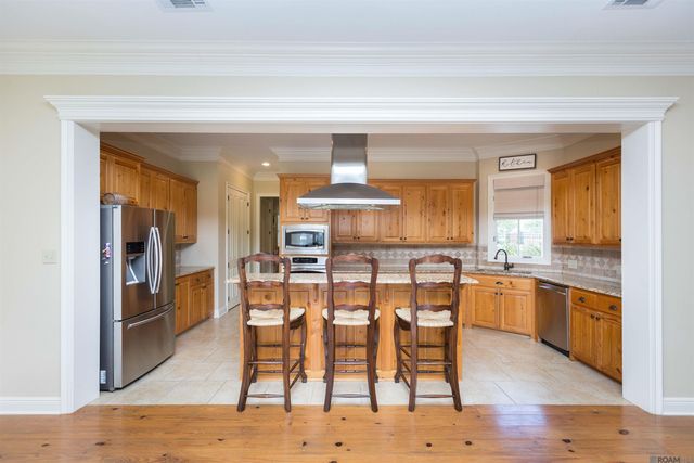 14524 Oak Path Dr, Prairieville, LA 70769
