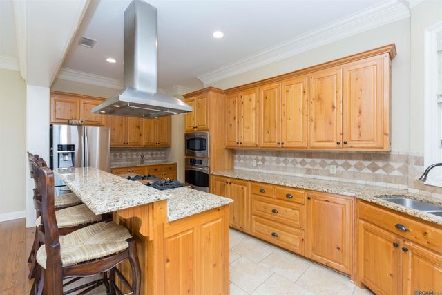 14524 Oak Path Dr, Prairieville, LA 70769