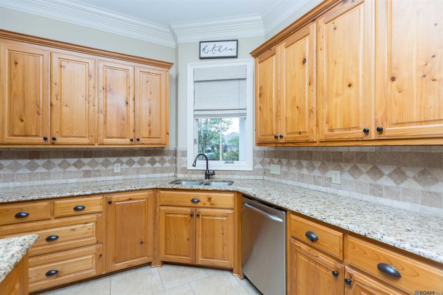 14524 Oak Path Dr, Prairieville, LA 70769