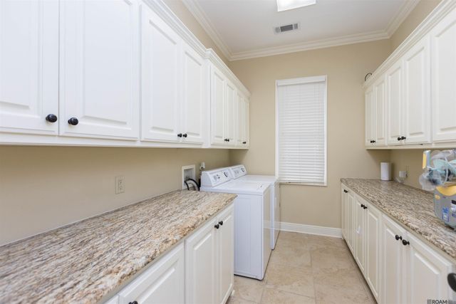 14524 Oak Path Dr, Prairieville, LA 70769