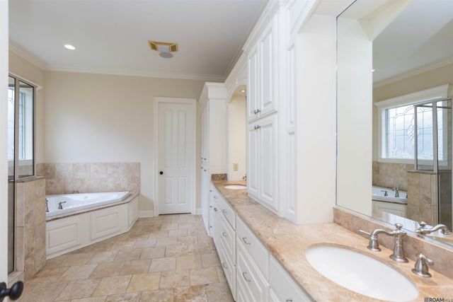 14524 Oak Path Dr, Prairieville, LA 70769