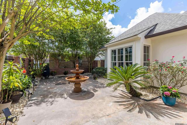 14524 Oak Path Dr, Prairieville, LA 70769