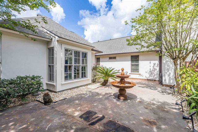 14524 Oak Path Dr, Prairieville, LA 70769