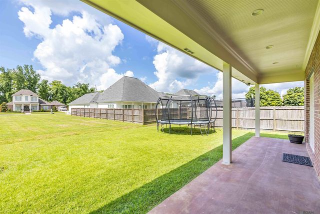 14524 Oak Path Dr, Prairieville, LA 70769