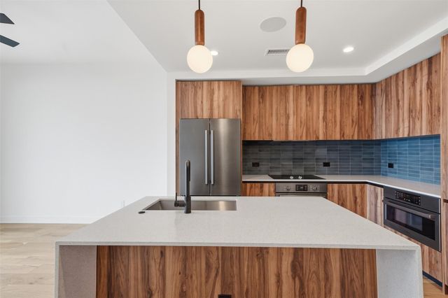 84 East Ave 3707, Austin, TX 78701