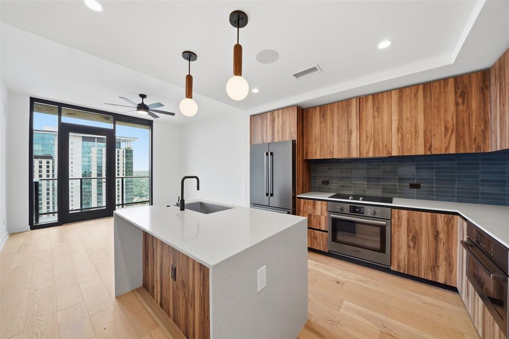 84 East Ave 3707, Austin, TX 78701