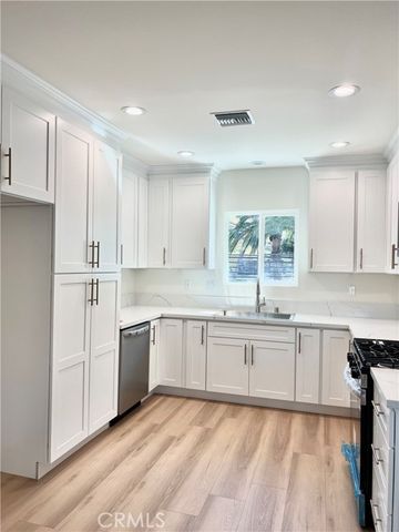 9645 Dale Avenue, Sunland (los Angeles), CA 91040