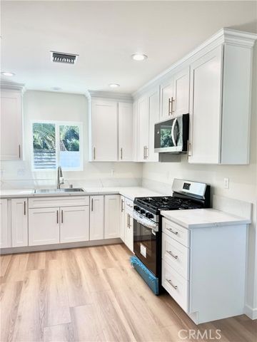 9645 Dale Avenue, Sunland (los Angeles), CA 91040