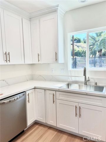 9645 Dale Avenue, Sunland (los Angeles), CA 91040