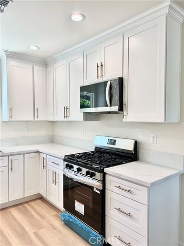 9645 Dale Avenue, Sunland (los Angeles), CA 91040