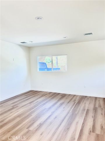 9645 Dale Avenue, Sunland (los Angeles), CA 91040