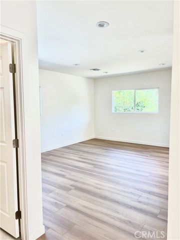 9645 Dale Avenue, Sunland (los Angeles), CA 91040