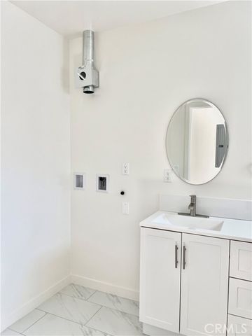 9645 Dale Avenue, Sunland (los Angeles), CA 91040