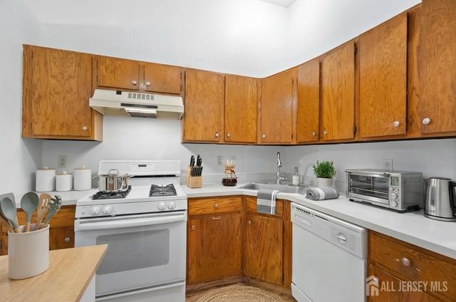 107 Rachel Court, Franklin, NJ 08823