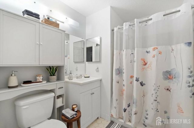 107 Rachel Court, Franklin, NJ 08823