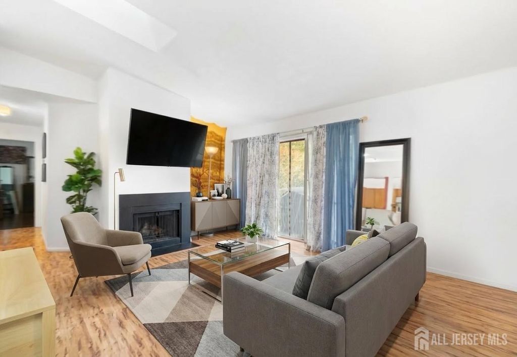 107 Rachel Court, Franklin, NJ 08823