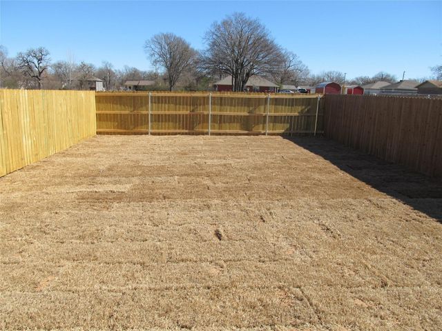 709 S 5th Street 1, Bonham, TX 75418